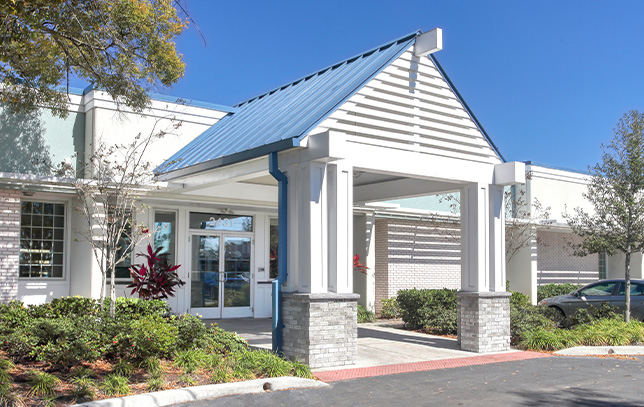 Exterior building of Evolve in Orlando with veterans drug rehab program Boston